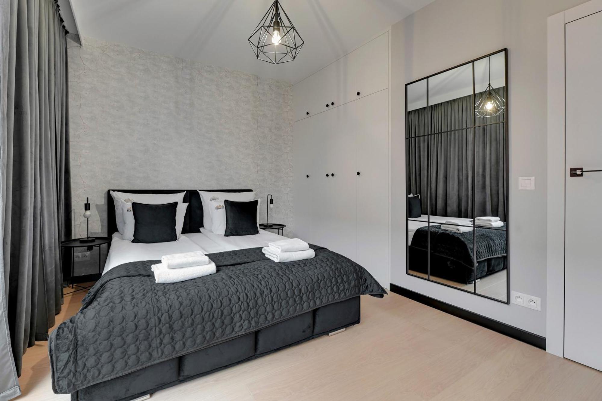 Doki Living - Foodhall & Parking By Downtown Apartments Gdansk Ngoại thất bức ảnh